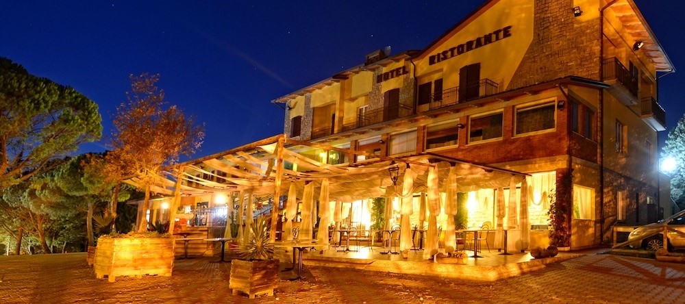 Hotel La Cima Trasimena, 利夏诺尼科内 — 照片 1