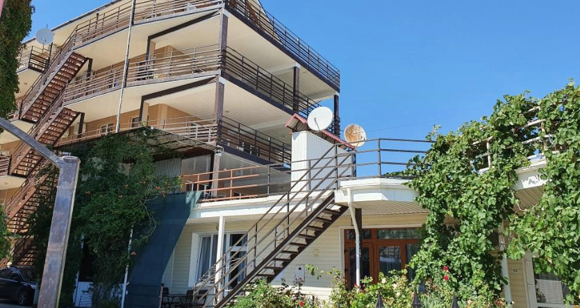 Katrin Hotel, Ordzhonikidze — photo 1