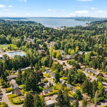 Greenbelt Sanctuary - Hot Tub & Gym, Kirkland — photo 2