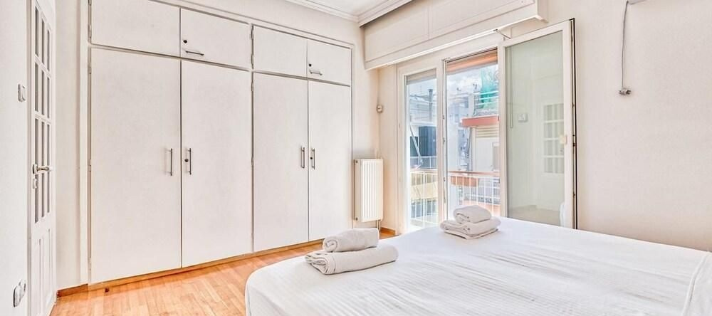 Classy 3 Bedroom Apartment In Alimos, Алимос — фото 1