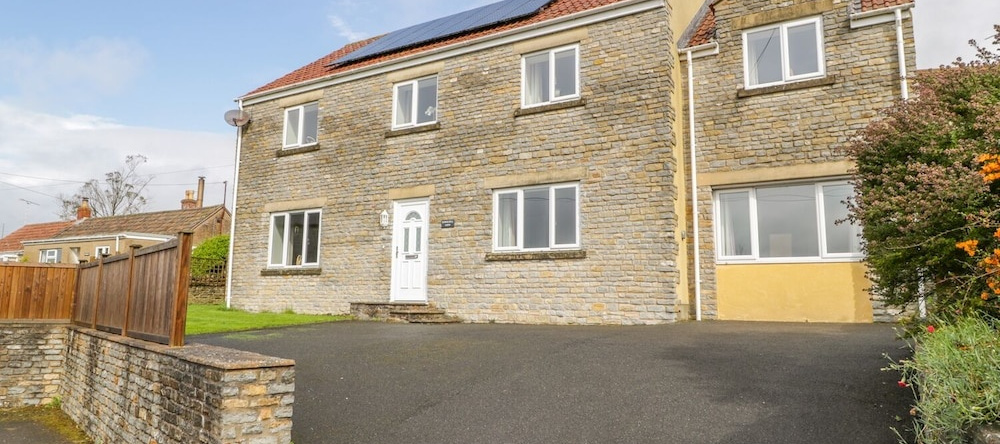 Kings Hill View, Shepton Mallet — photo 1