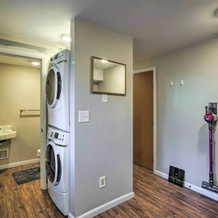 Lovely Iowa City Townhome ~ 3 Mi to Dtwn!, Iowa City — photo 5