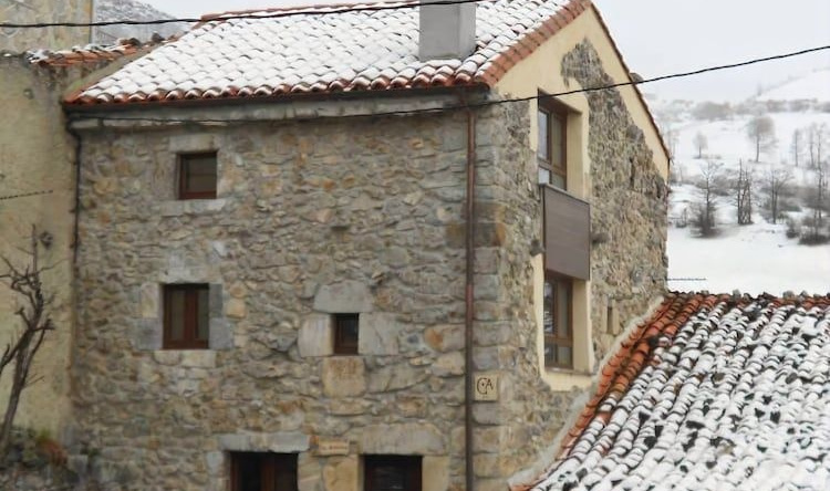 Cabaña La Ardina, Sotres — photo 1