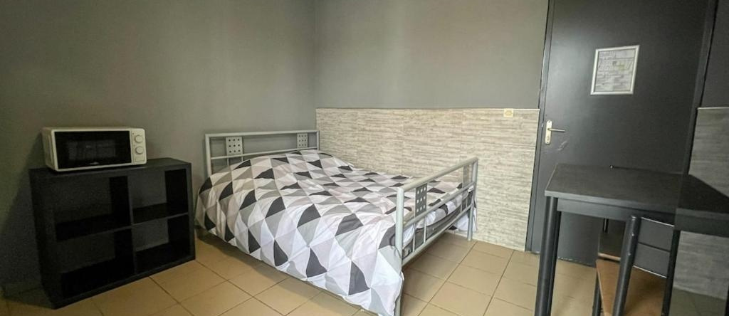 05 - Chambre confort au calme avec TV WIFI, Saint-Denis — photo 1