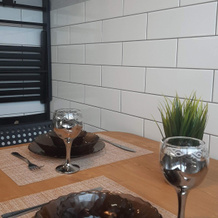 V Samom Tsentre Tikhvina Flat, Tikhvin — photo 3
