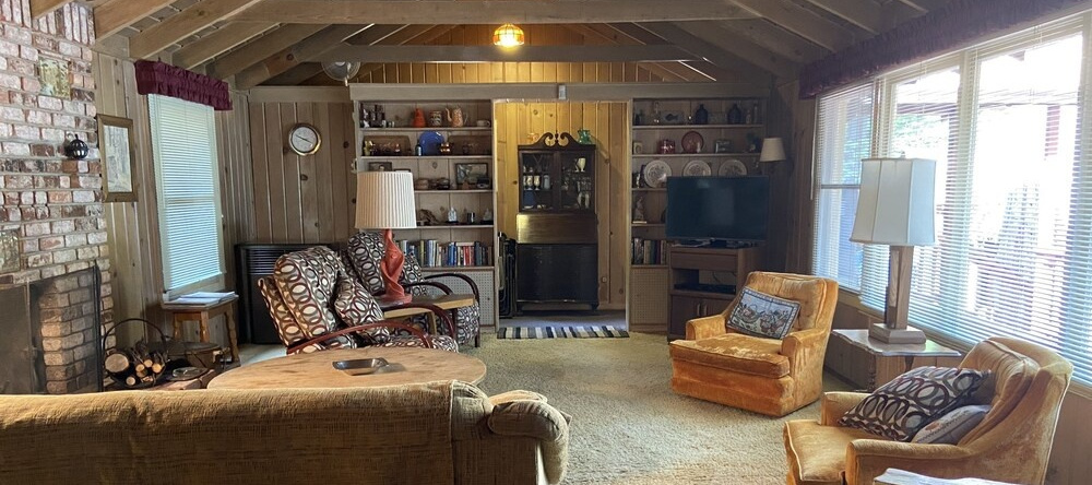 Hale Lani 16 2 Bedroom Cabin by Redawning, Sherwood Forest — photo 1