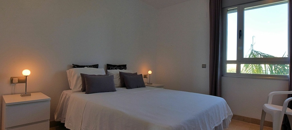 Stylish Apartment in Andalusia with Sea Views, 拉迈雷纳 — 照片 1