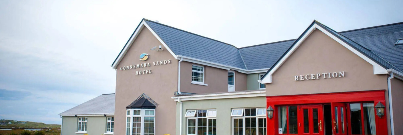 Connemara Sands Beach Hotel & Spa, Балликоннели — фото 1