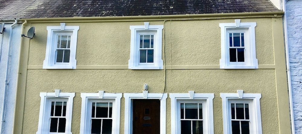 Simple Luxury in Brecon Beacons Village House, 迈德法伊 — 照片 1