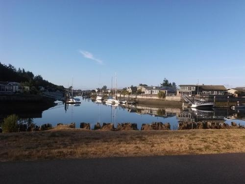 The Cottage at Lagoon Point, Greenbank — photo 1