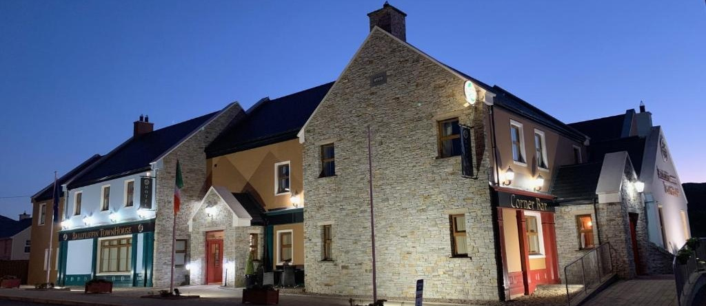 Ballyliffin Townhouse Boutique Hotel, Баллилиффин — фото 1