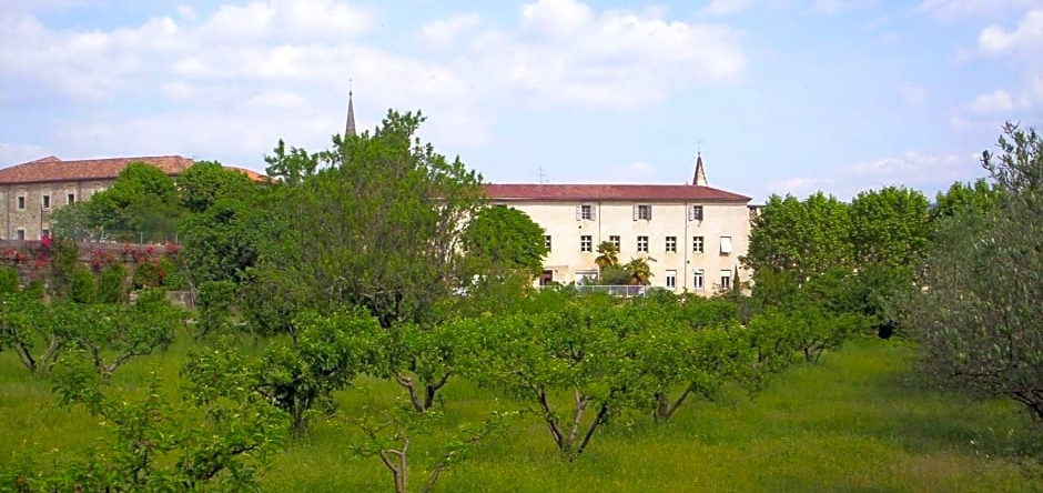 Hotel Des Oliviers, Ле-Ван — фото 1