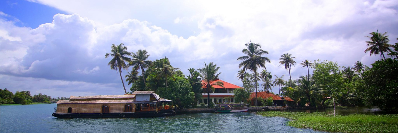 Green Palace Ayurveda Resort, 查姆帕库拉姆 — 照片 1