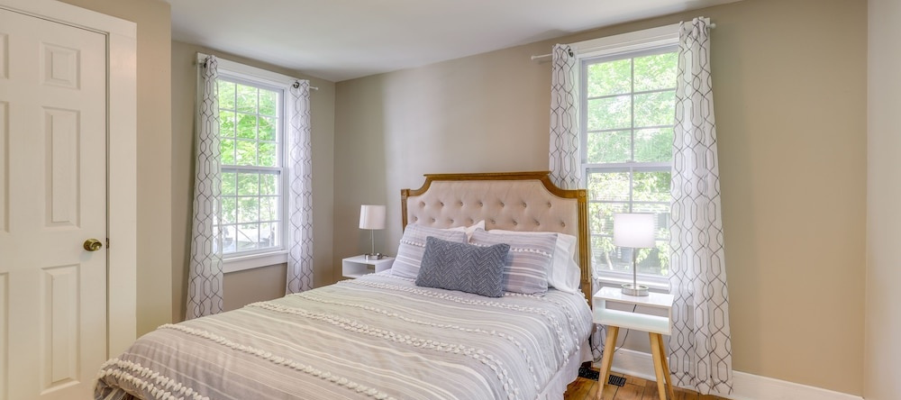 New York Vacation Rental w/ Covered Porch, Geneva — photo 1