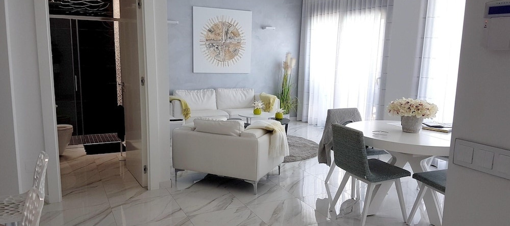 Villa With 2 Bedrooms in San Miguel de Salinas, With Wonderful sea Vie, 圣米格尔-德萨利纳斯 — 照片 1