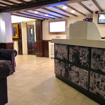 De Rougemont Manor Hotel & Suites, 布伦特伍德 — 照片 2