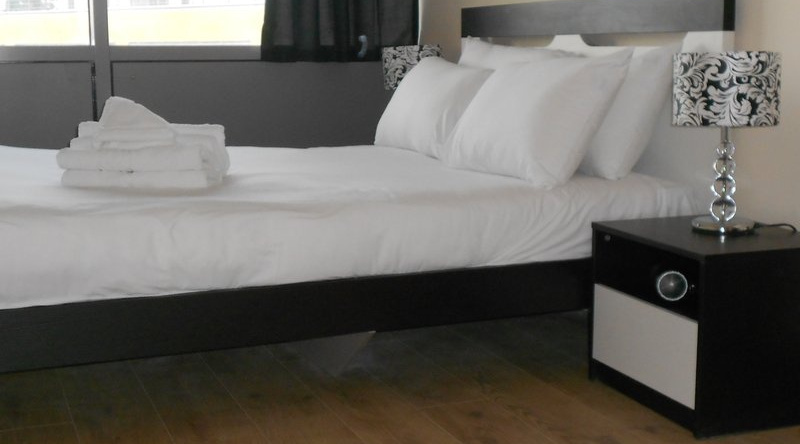 Parallel House Serviced Apartments Slough Windsor, Slough — photo 1