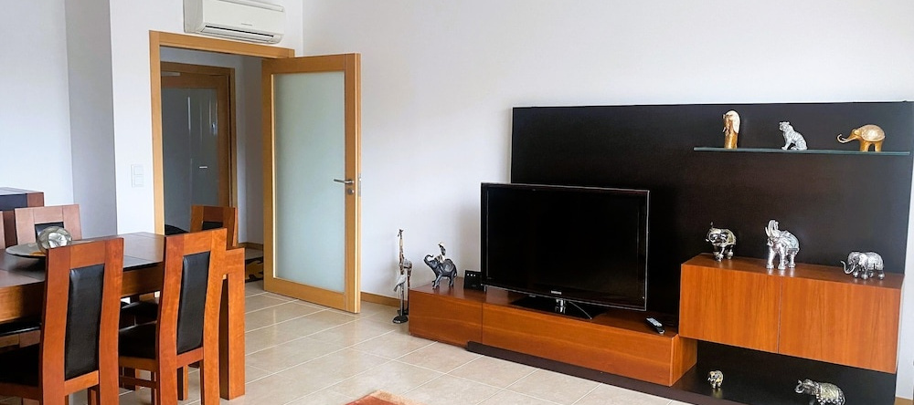 3 Bedroom Flat Aguiar, Вила-Пока-ди-Агиар — фото 1