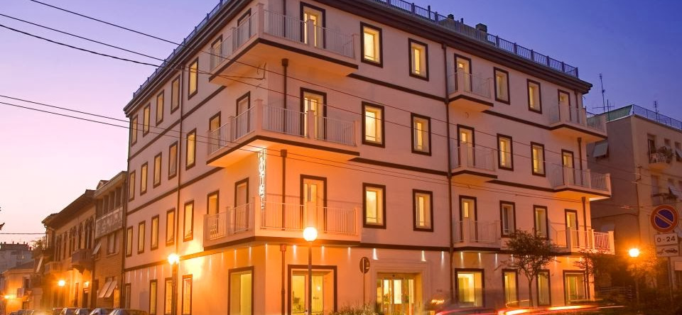 Card International Hotel, Rimini — photo 1