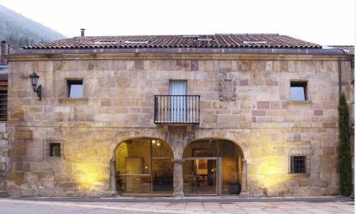La Casona de Somahoz, 洛斯科拉莱斯德布埃尔纳 — 照片 1