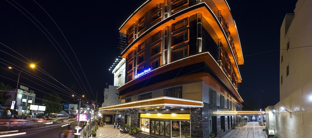 Hotel Benzz Park Vellore, Веллор — фото 1