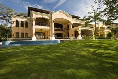 Spacious Luxury Beachfront Villa in Playa Flamingo, 火烈鸟海滩 — 照片 1