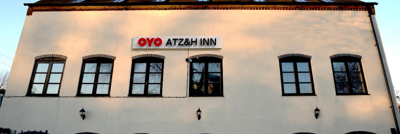OYO ATZ and H Hotel, Bilston — photo 1