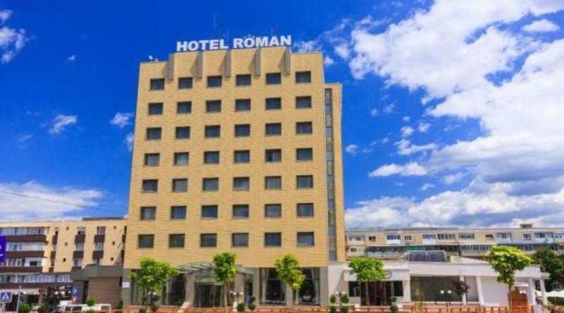 Hotel Roman By Dumbrava Business Resort, Роман — фото 1