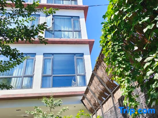 batang fanyinju homestay, 巴塘 — 照片 1