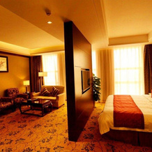 Zhongle Baihua Hotel, Синьян — фото 2