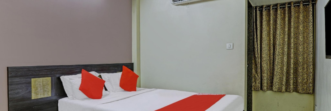 OYO 82461 Hotel Darshan Banquet And Rooms, Palsana — photo 1