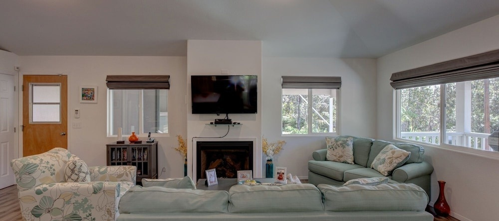 Hale O'hia Lehua 3 Bedroom Home By Redawning, Волкейно — фото 1
