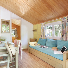 Pleasant chalet with covered terrace in beautiful surroundings, Carnoux-en-Provence — photo 2