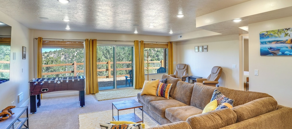 Newly Built, Modern Alton Cabin on 4 Acres!, 达克克里克村 — 照片 1