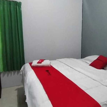 RedDoorz Plus near Alun Alun Sumenep, Sumenep — photo 5