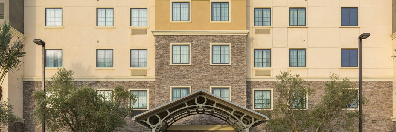 Staybridge Suites Corona South by IHG, 科罗纳 — 照片 1
