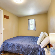 On-Site Creek & Fishing: Cozy Coos Bay Retreat!, Куз Бэй — фото 2
