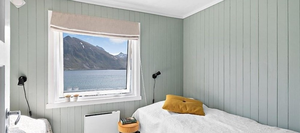 Private Cozy House By The Fjord, Флакстад — фото 1