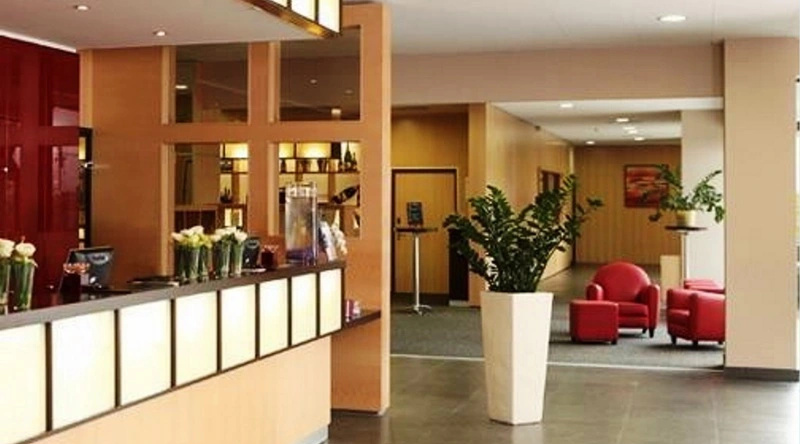 Lieusaint - Residhome Appart Hotel Suites Paris Sénart, Льёсен — фото 1