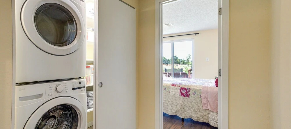 Grill, Fireplace & Fenced-In Yard: Thornton Home!, Торнтон — фото 1