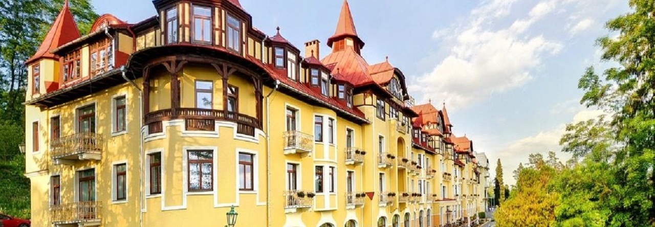 Grandhotel Praha Tatranska Lomnica, 塔特兰斯卡什特尔巴 — 照片 1