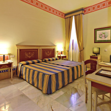 Hotel Alcázar de La Reina, 卡莫纳 — 照片 4
