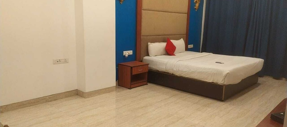 Tgn Suits - Hotel, 赖布尔 — 照片 1