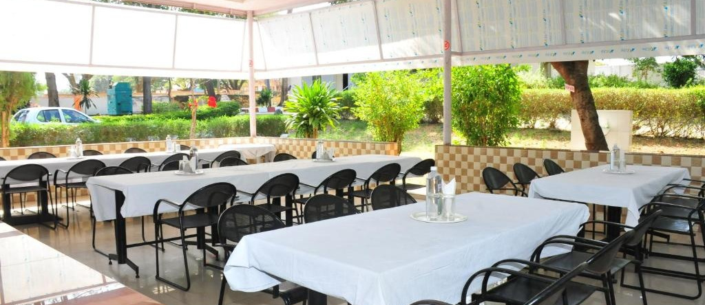 KSTDC Hotel Mayura Shantala Halebeedu, 德瓦努尔 — 照片 1
