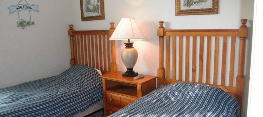 4 Br Villa - Trafalgar Village Sleeps 10 - Sfm 3158, Пойнсиана — фото 1