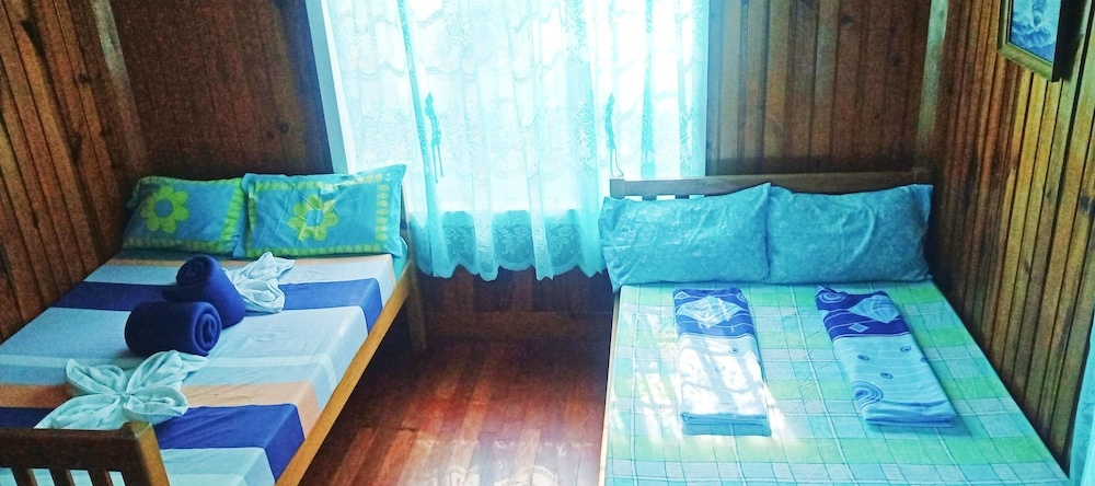 Rooms At An American-Style Cabin, Sagada — photo 1
