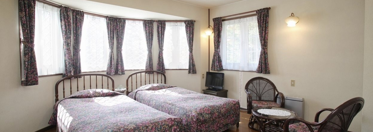 Hotel Du Miroir, 青木 — 照片 1