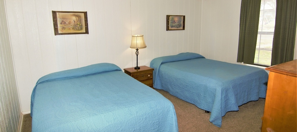 Thunderbird Resort & Event Center, Lampasas — photo 1