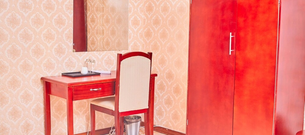 white Palace Hotel, Lilongwe — photo 1
