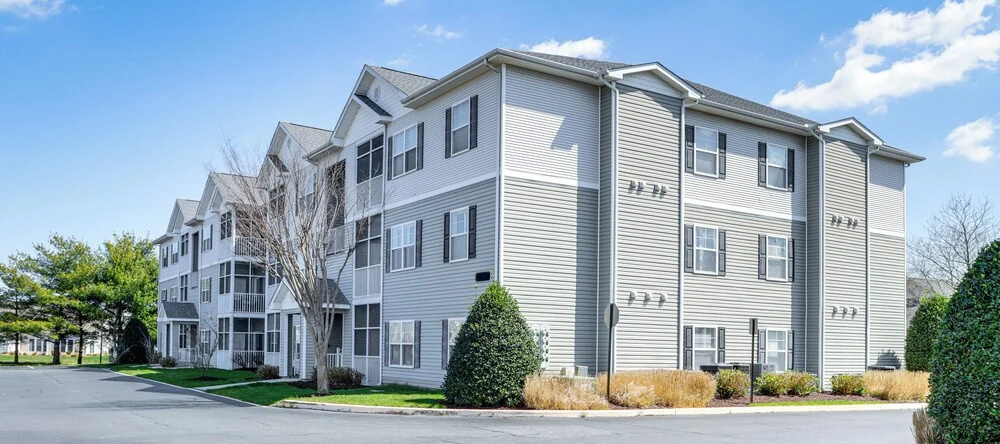 Community Pool & Private Balcony: Chic Lewes Gem, Беллтаун — фото 1